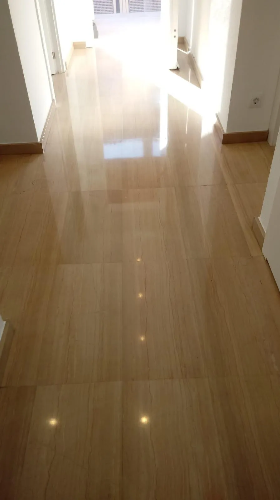 Acabat mirall en terra de marbre cristal·litzat