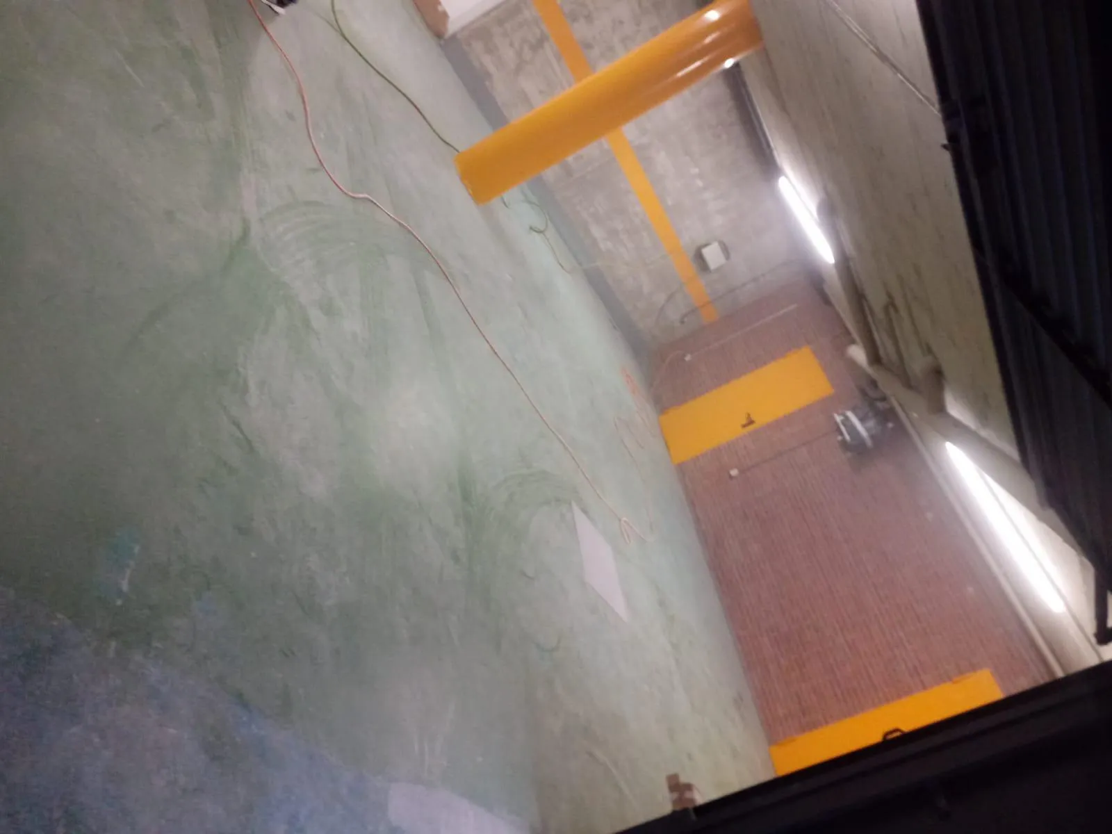 Superfície de formigó en brut abans de tractar